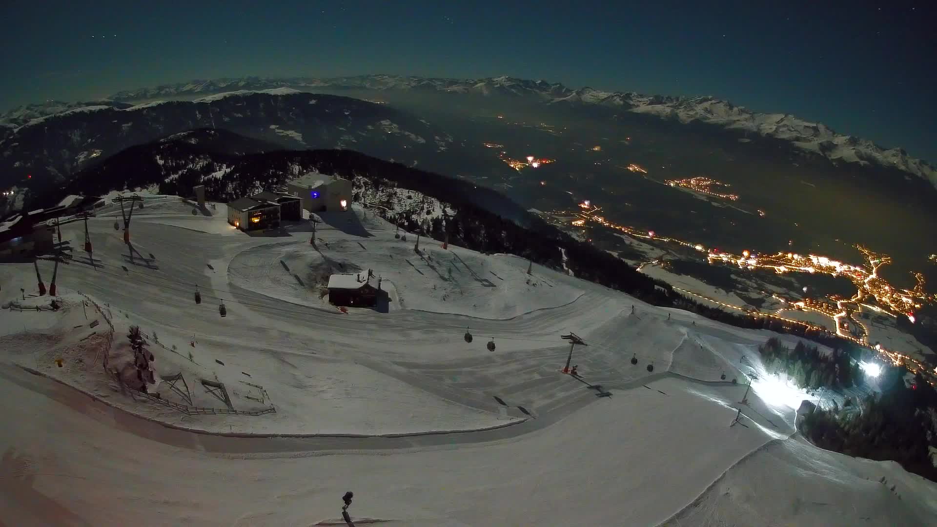 Cima estación de esquí Kronplatz | vista hacia Brunico