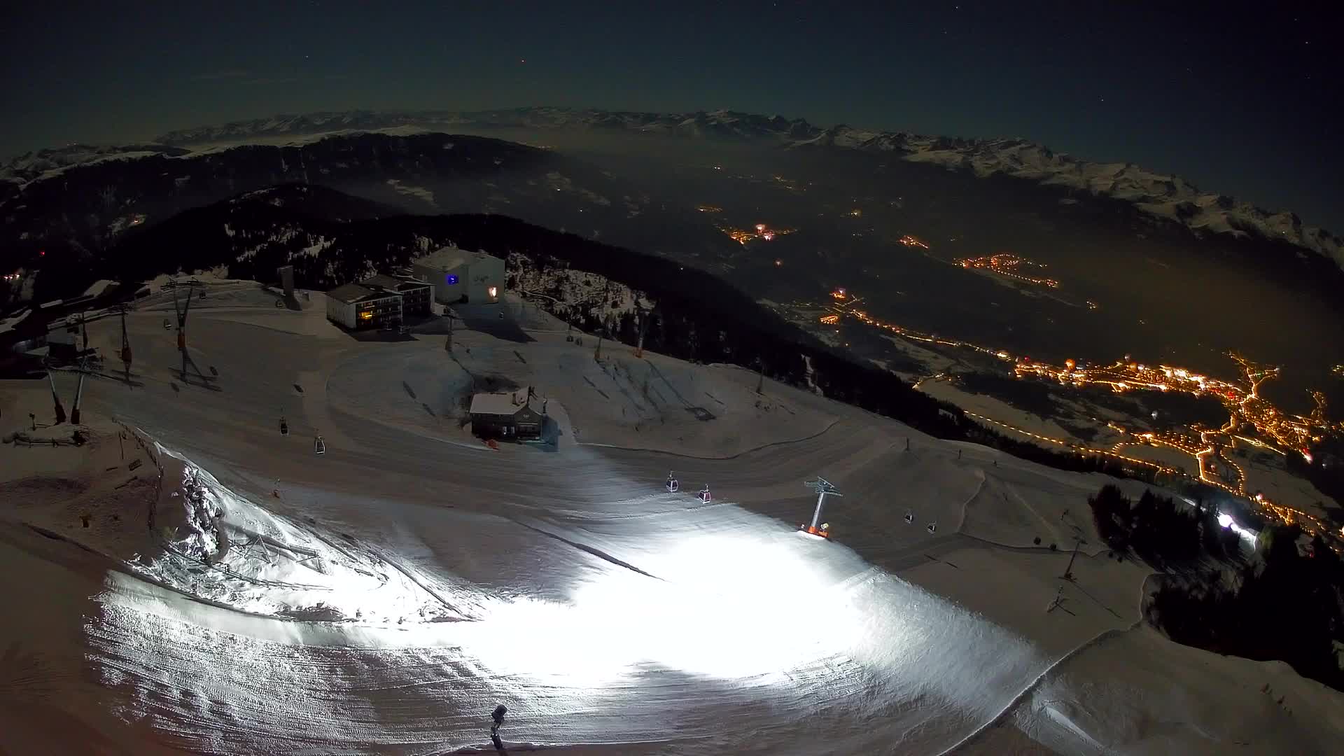 Cima estación de esquí Kronplatz | vista hacia Brunico