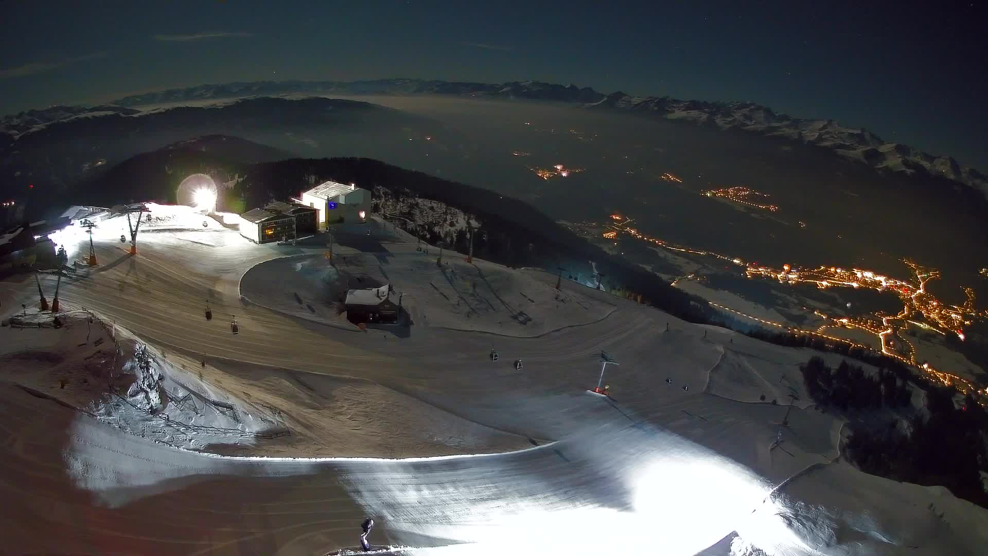 Cima estación de esquí Kronplatz | vista hacia Brunico