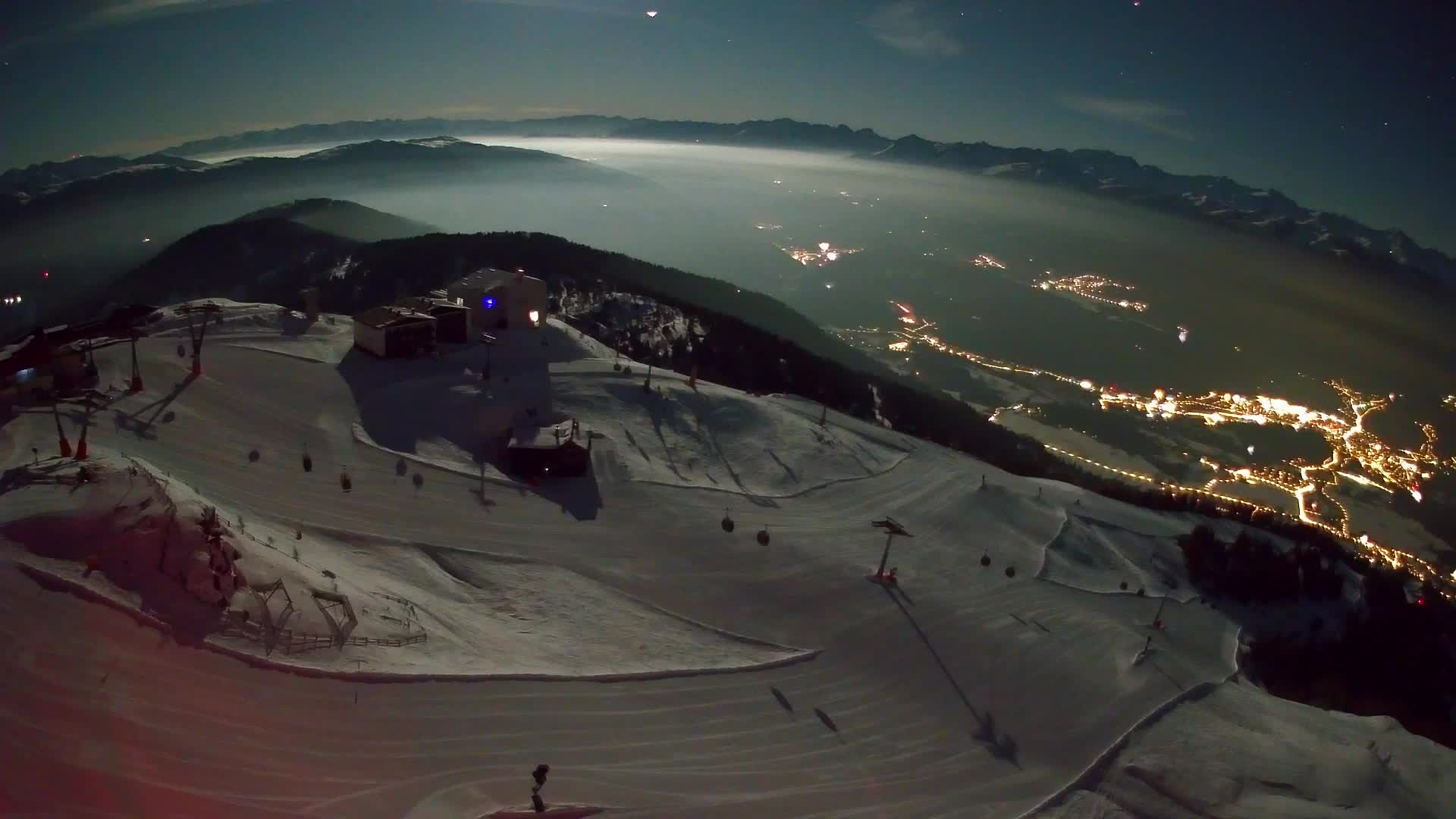 Skigebiet Kronplatz Gipfel | Blick auf Bruneck
