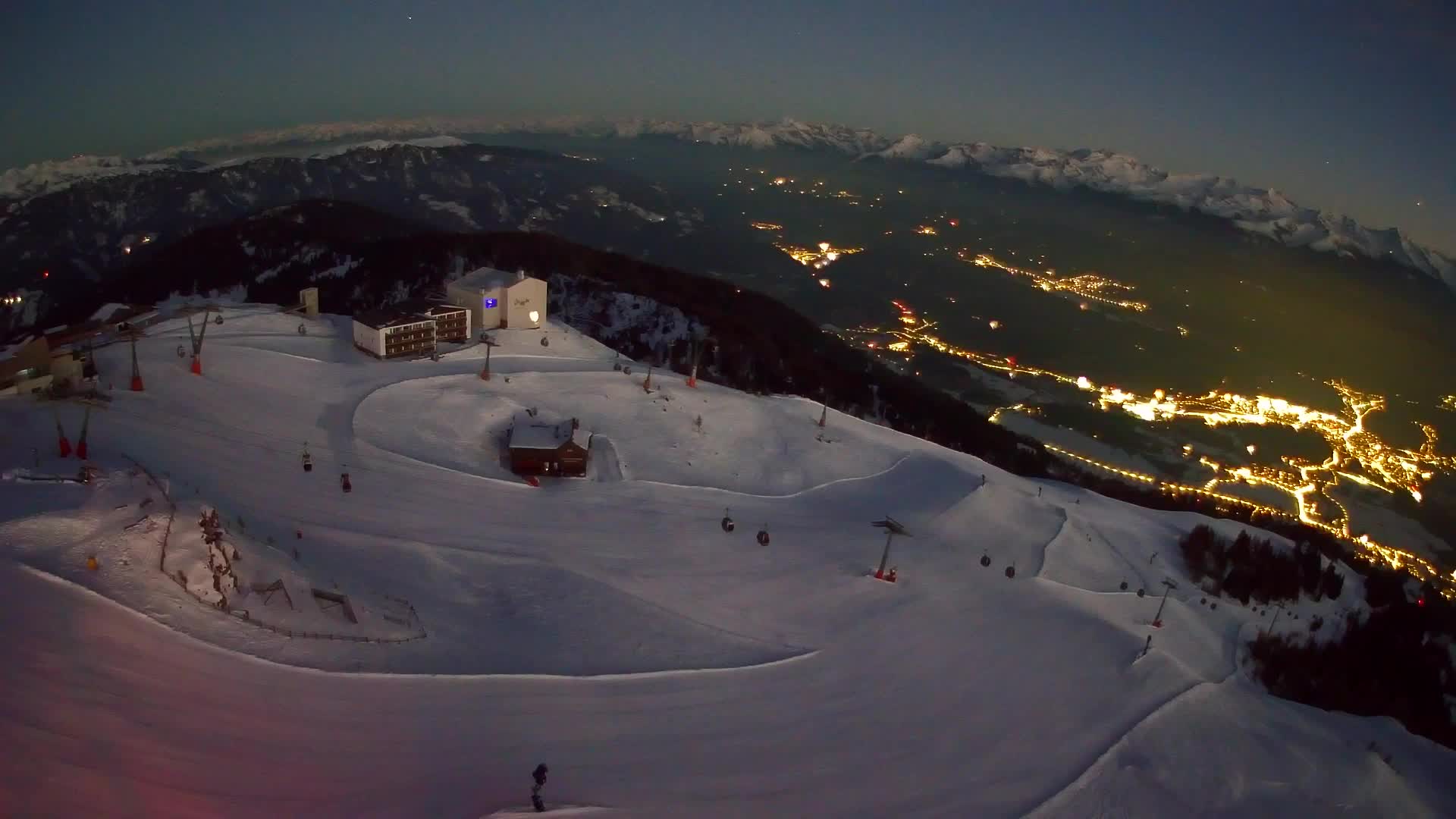 Cima estación de esquí Kronplatz | vista hacia Brunico