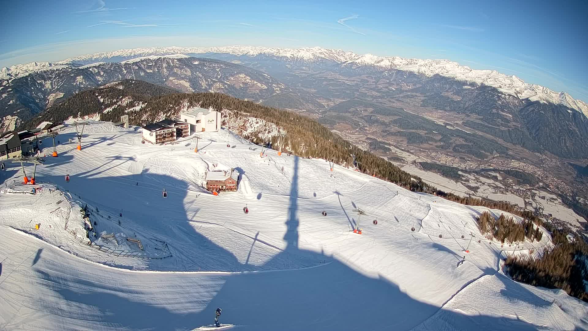 Cima estación de esquí Kronplatz | vista hacia Brunico