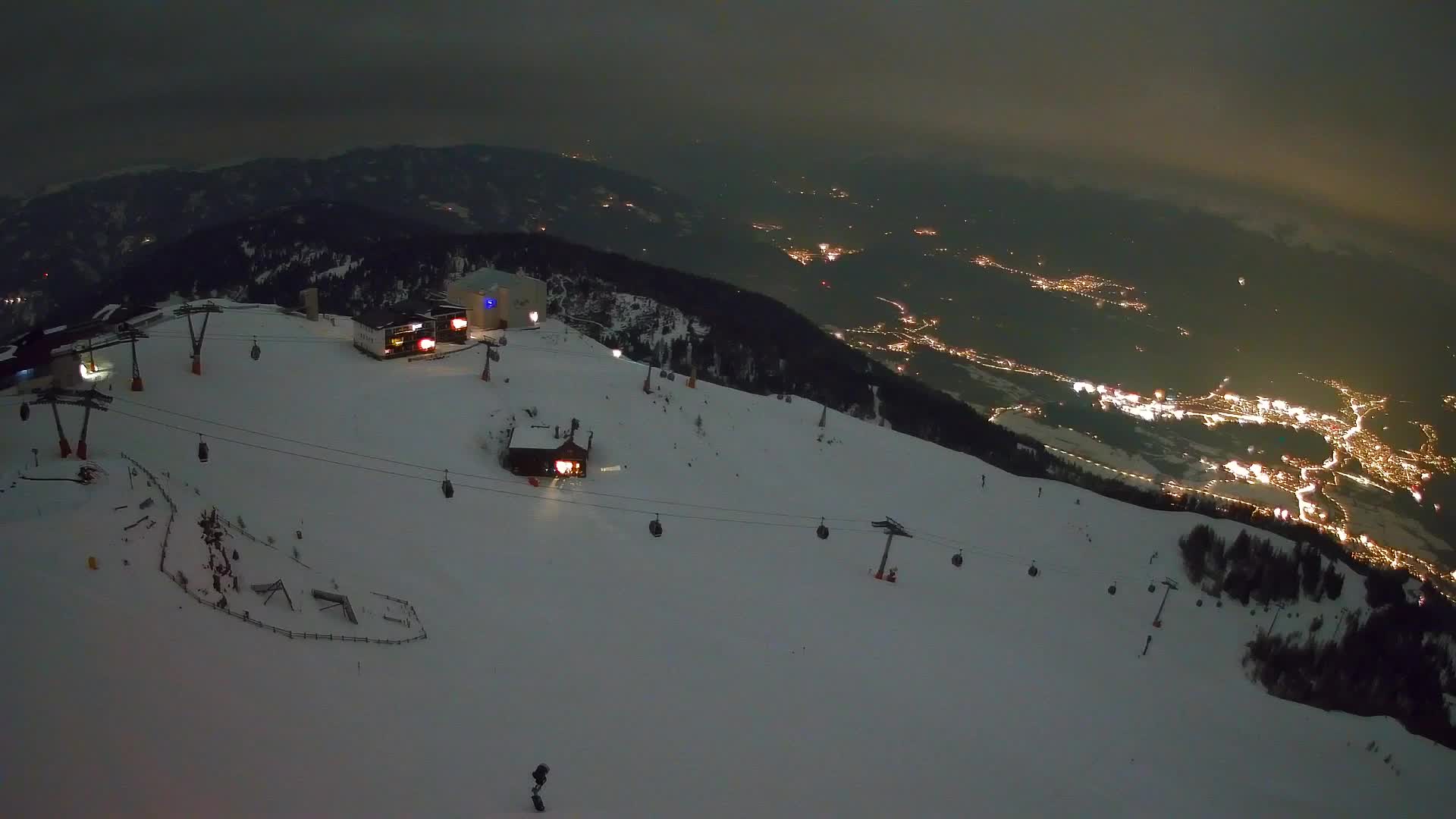 Cima estación de esquí Kronplatz | vista hacia Brunico