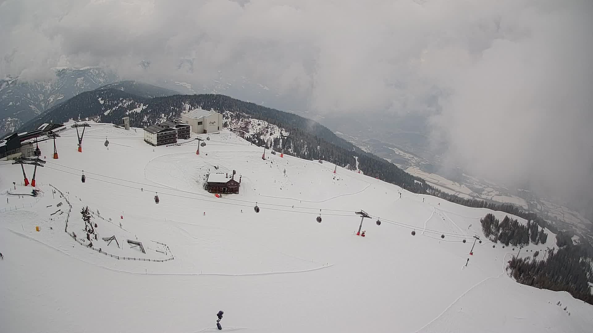 Stazione sciistica di Plan de Corones | vista su Brunico