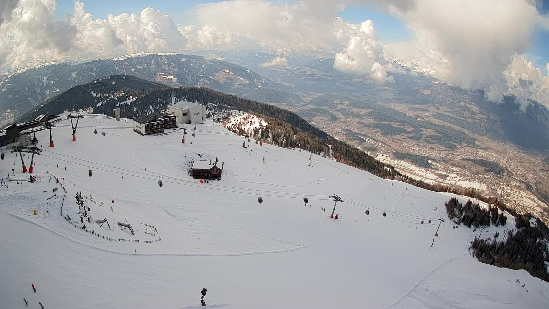 Skigebiet Kronplatz Gipfel | Blick auf Bruneck