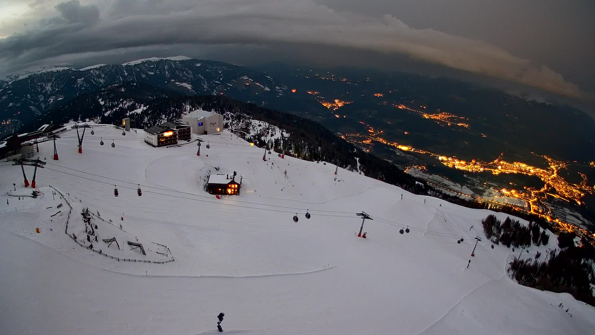 Stazione sciistica di Plan de Corones | vista su Brunico