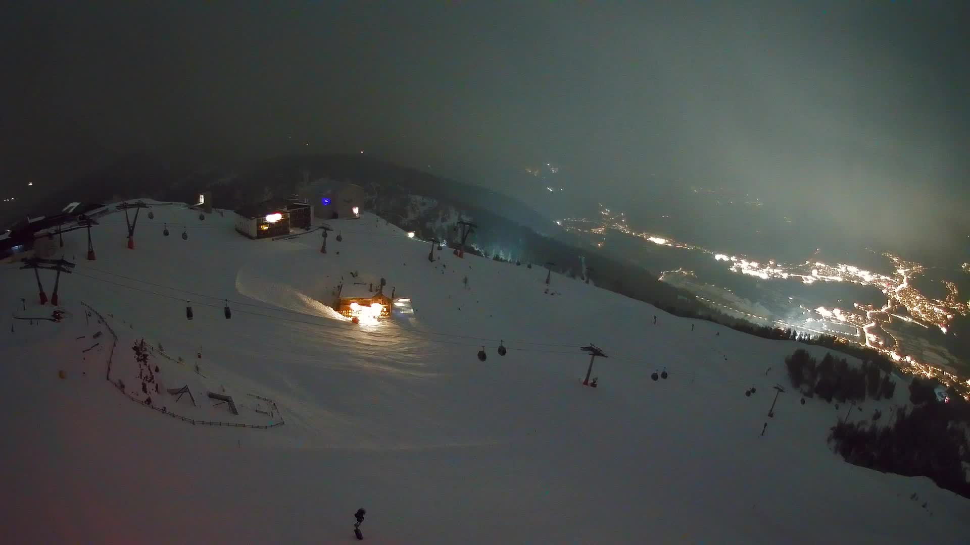 Cima estación de esquí Kronplatz | vista hacia Brunico