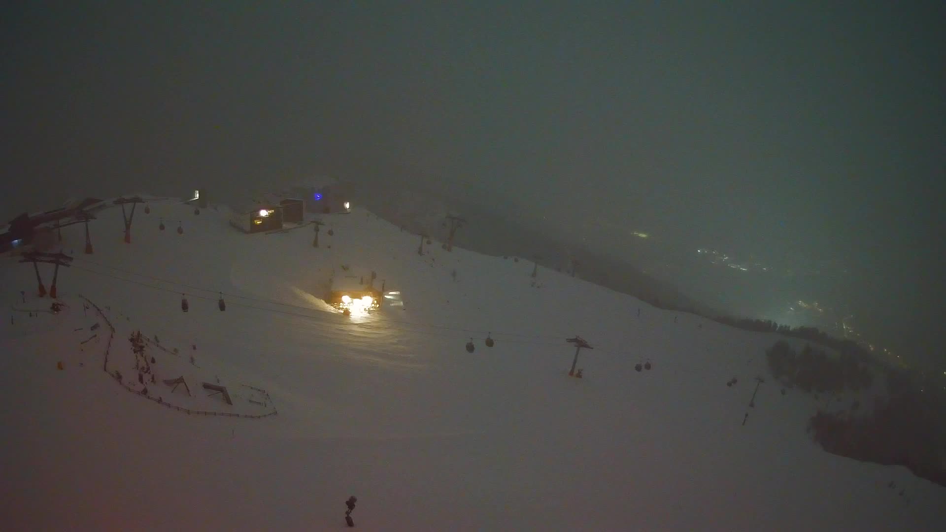 Cima estación de esquí Kronplatz | vista hacia Brunico