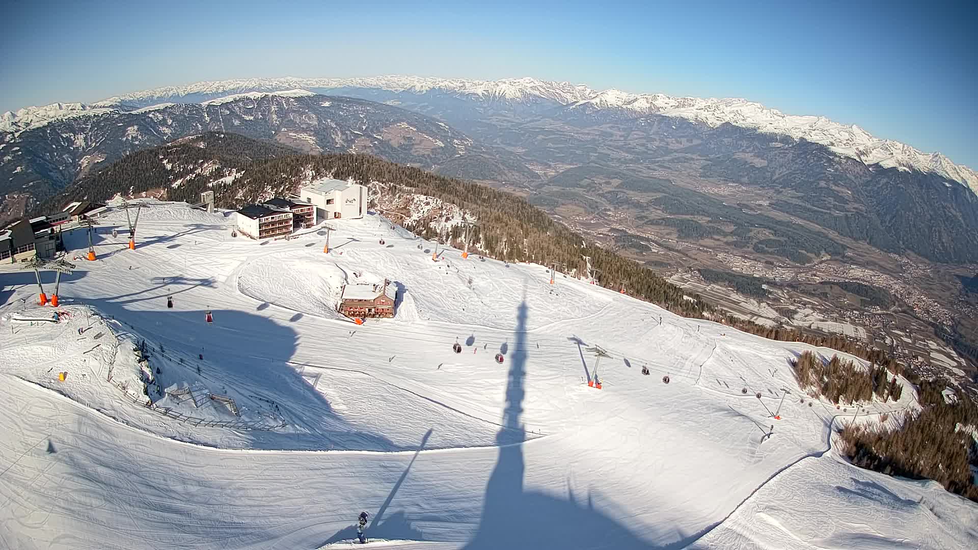 Cima estación de esquí Kronplatz | vista hacia Brunico