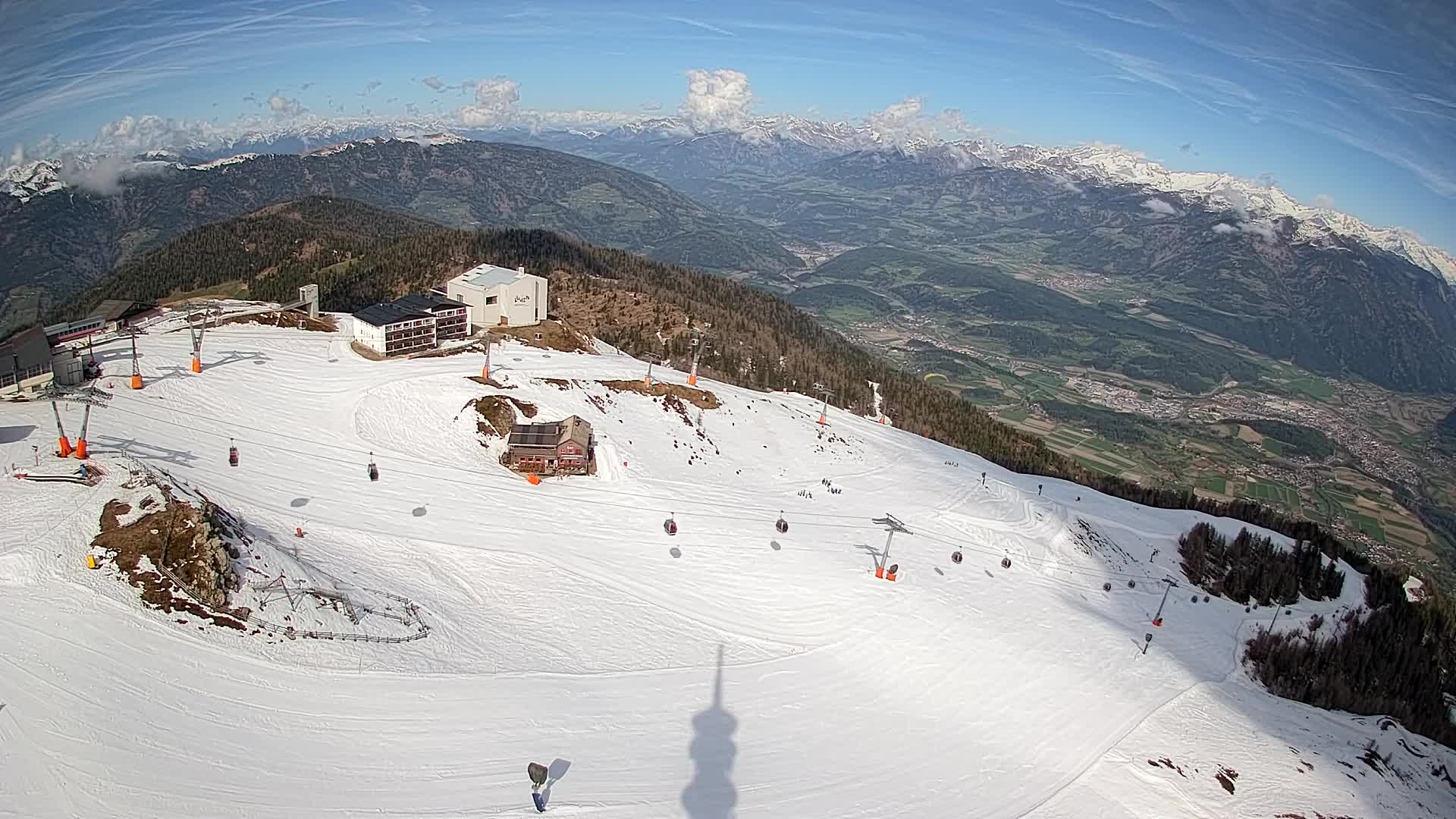 Cima estación de esquí Kronplatz | vista hacia Brunico