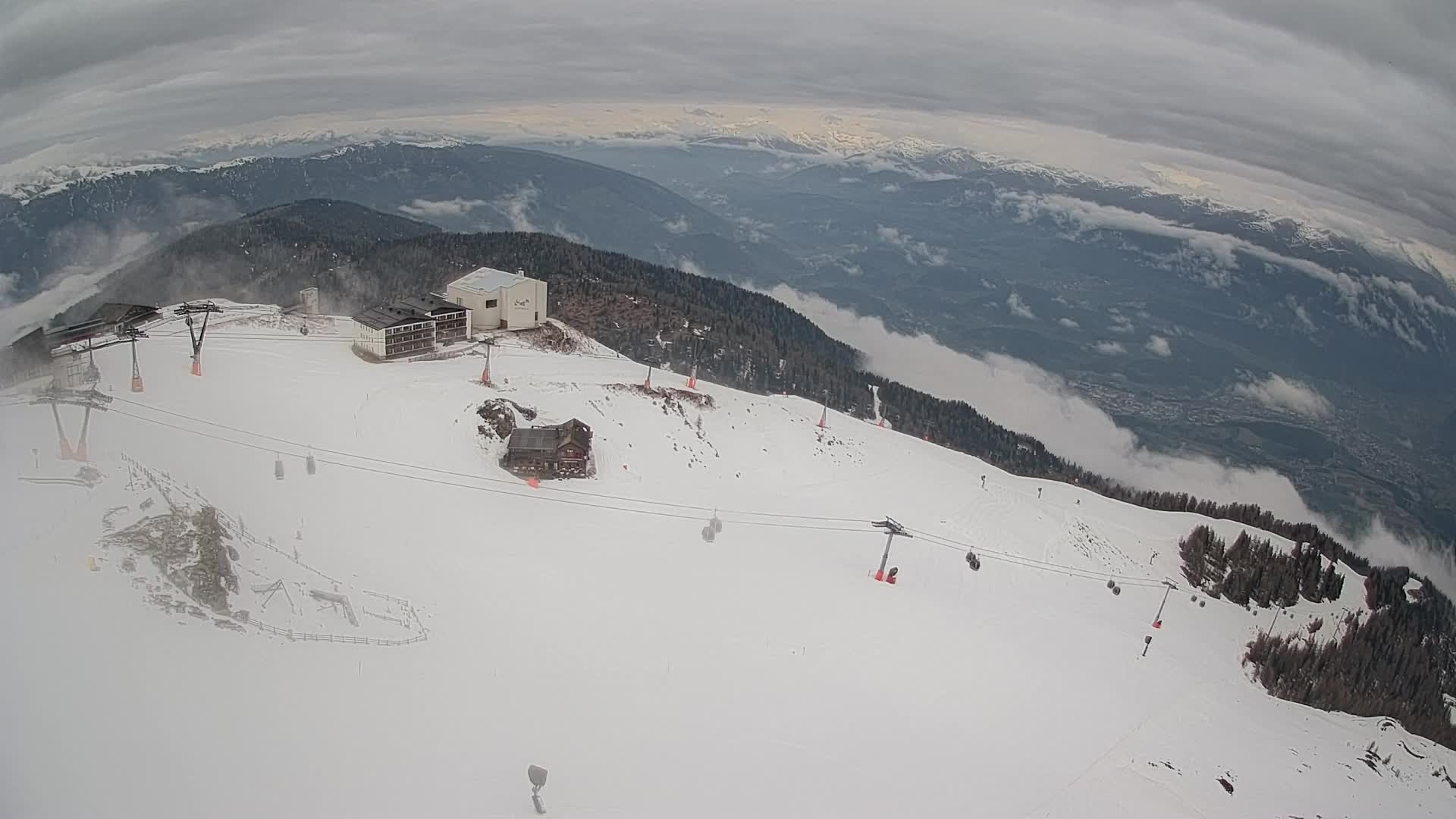 Skigebiet Kronplatz Gipfel | Blick auf Bruneck