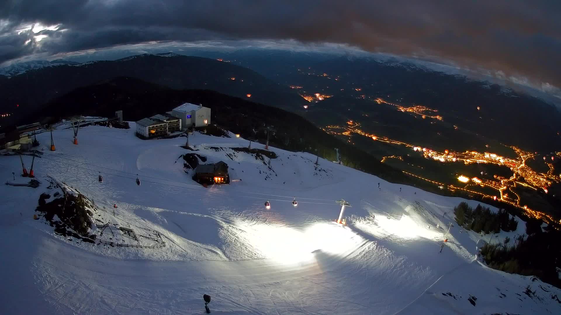 Stazione sciistica di Plan de Corones | vista su Brunico