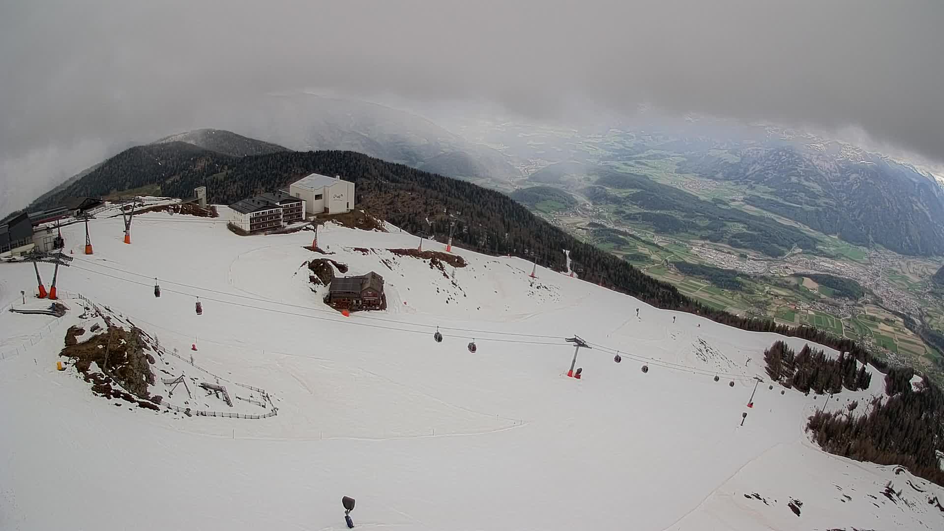 Skigebiet Kronplatz Gipfel | Blick auf Bruneck