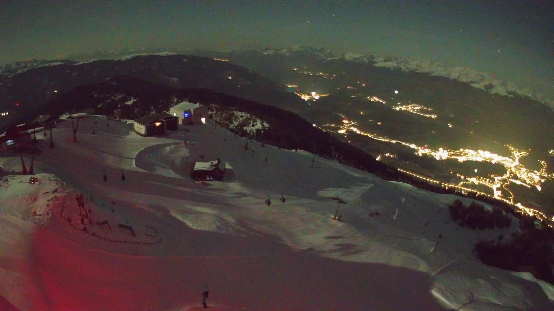 Cima estación de esquí Kronplatz | vista hacia Brunico
