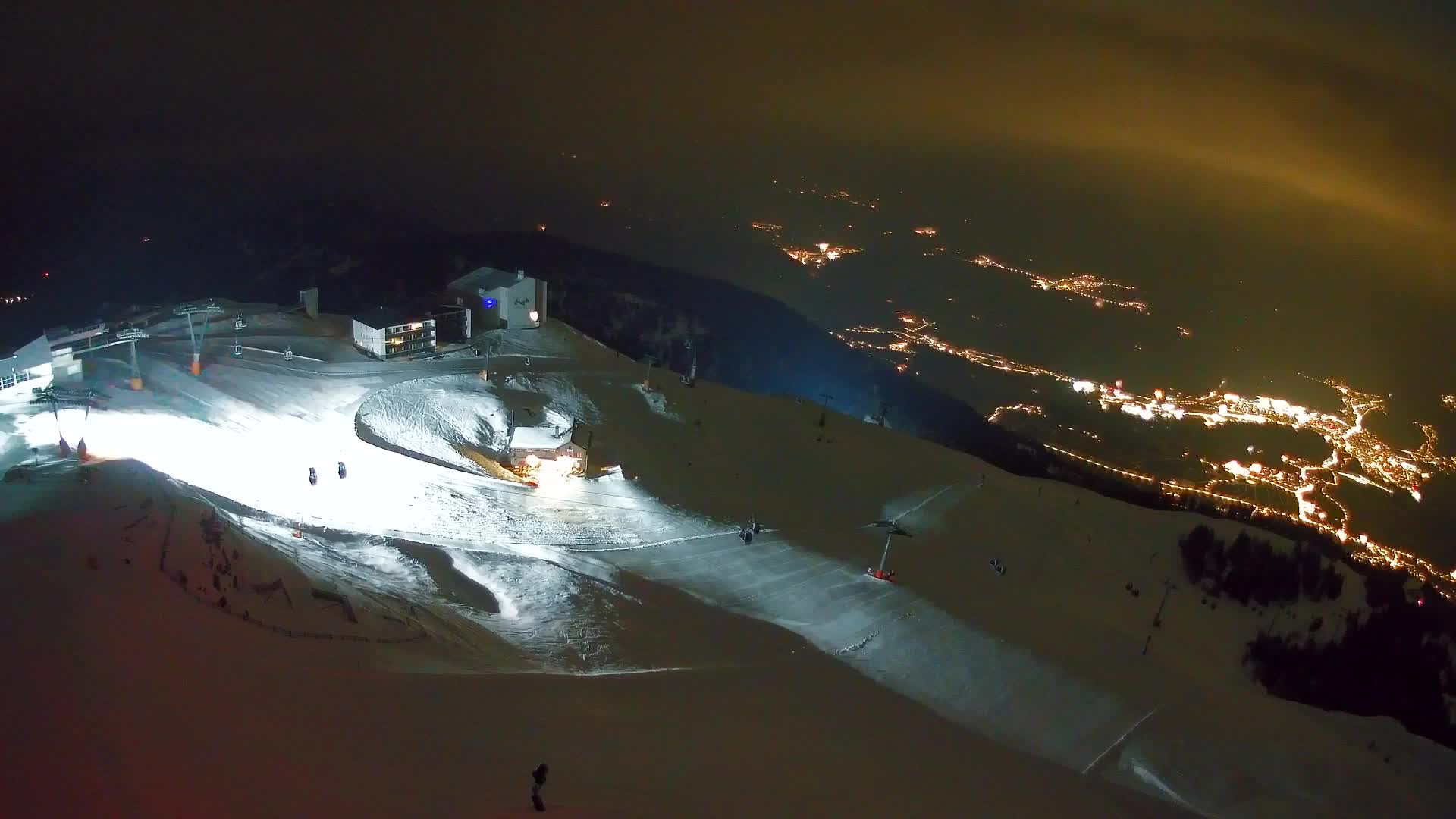 Cima estación de esquí Kronplatz | vista hacia Brunico