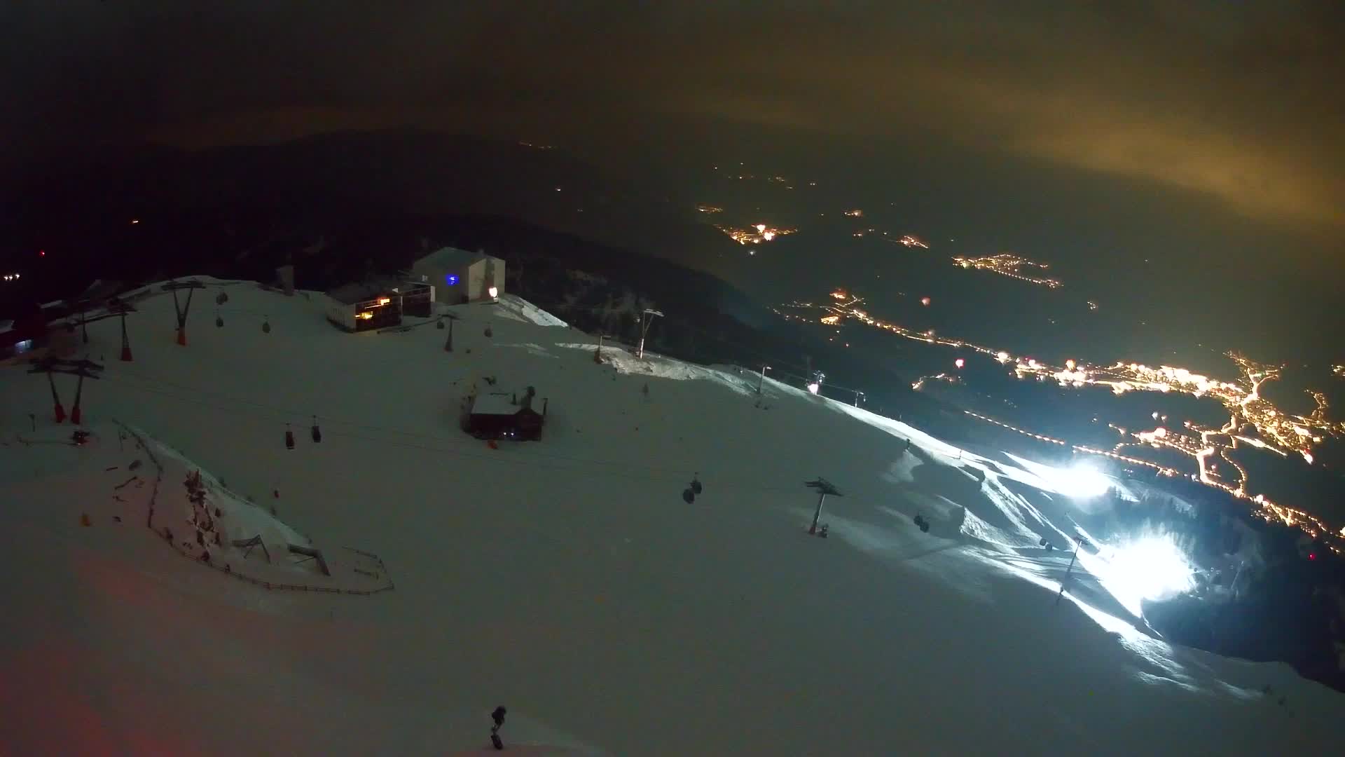 Cima estación de esquí Kronplatz | vista hacia Brunico