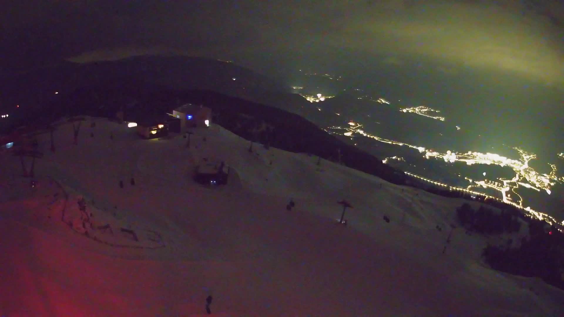 Cima estación de esquí Kronplatz | vista hacia Brunico