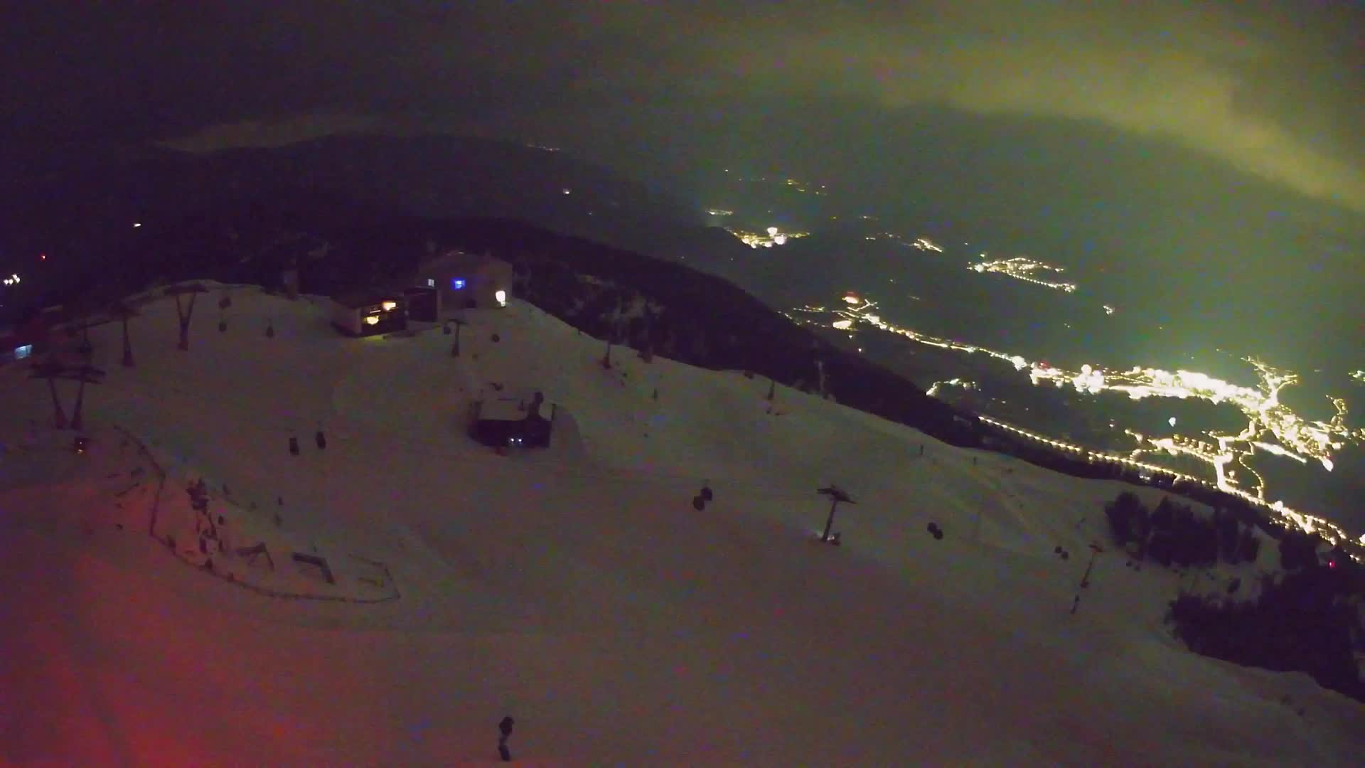 Cima estación de esquí Kronplatz | vista hacia Brunico