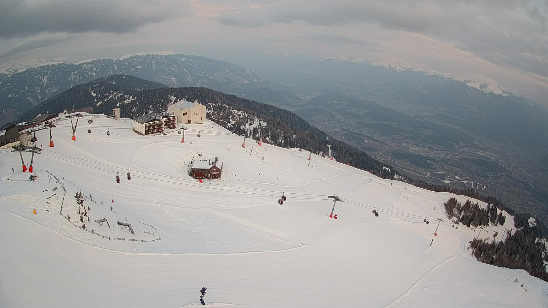 Station de ski Kronplatz sommet | vue sur Brunico