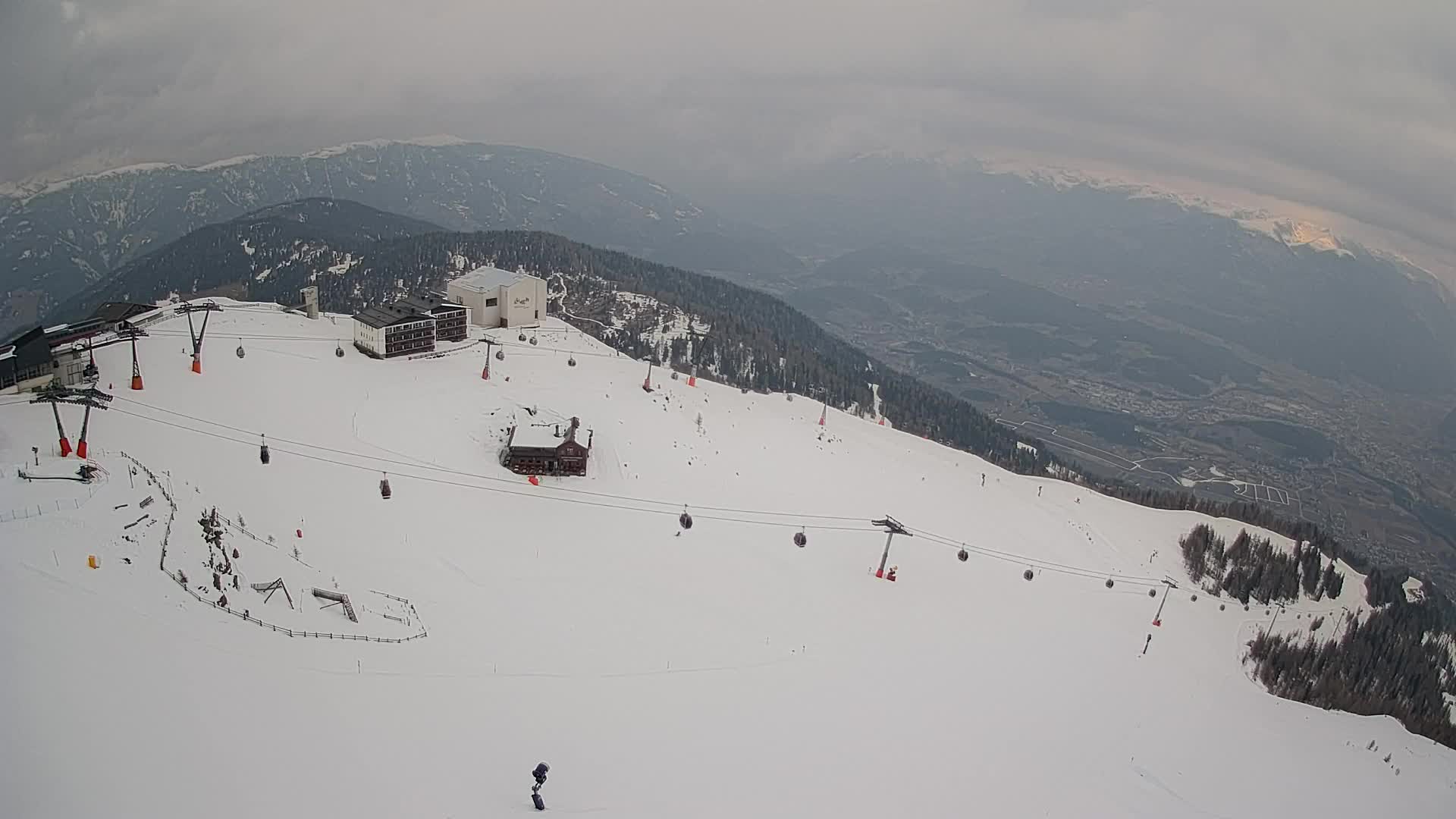 Skigebiet Kronplatz Gipfel | Blick auf Bruneck