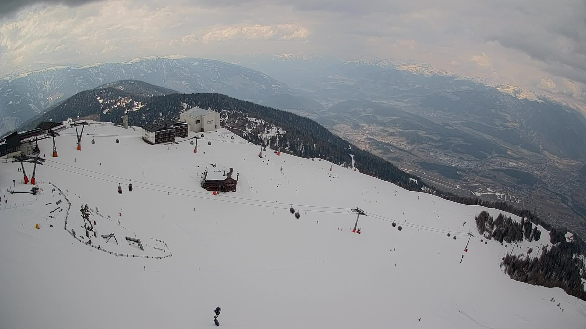 Skigebiet Kronplatz Gipfel | Blick auf Bruneck