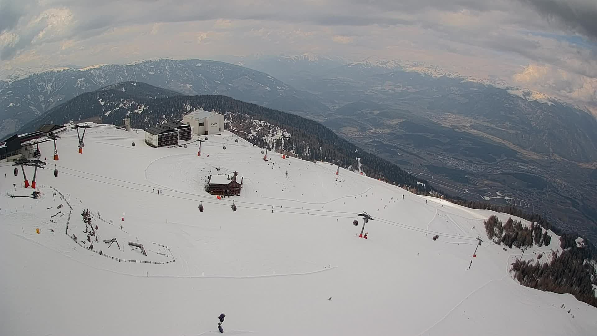Skigebiet Kronplatz Gipfel | Blick auf Bruneck