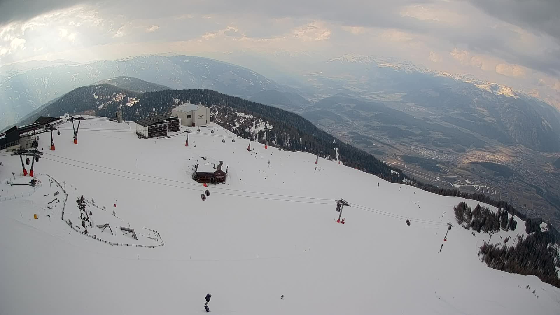 Skigebiet Kronplatz Gipfel | Blick auf Bruneck