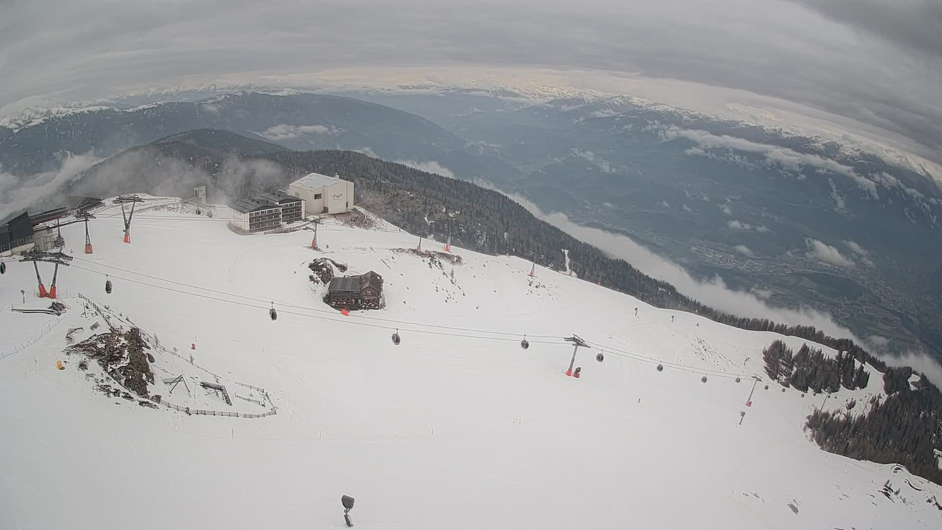 Skigebiet Kronplatz Gipfel | Blick auf Bruneck