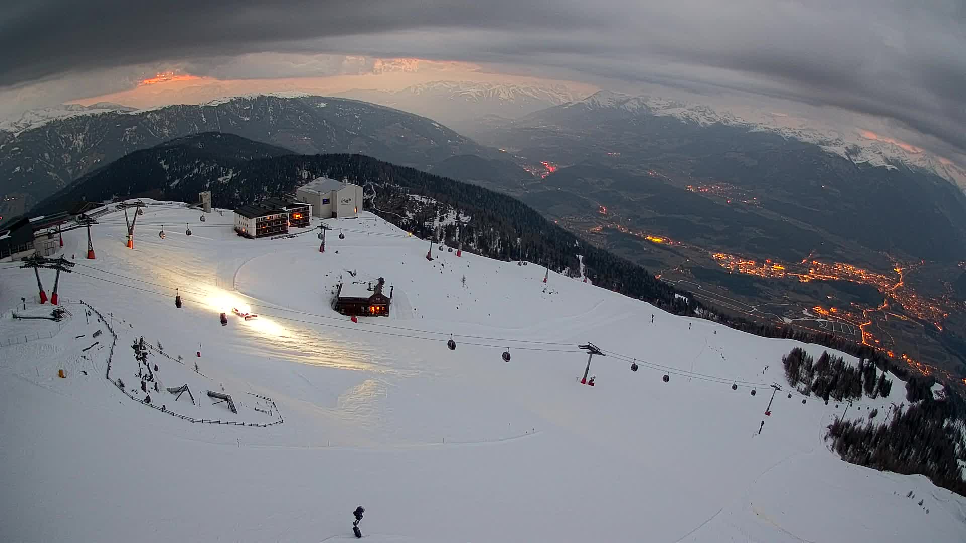 Smučišče Kronplatz – vrh | pogled na Bruneck