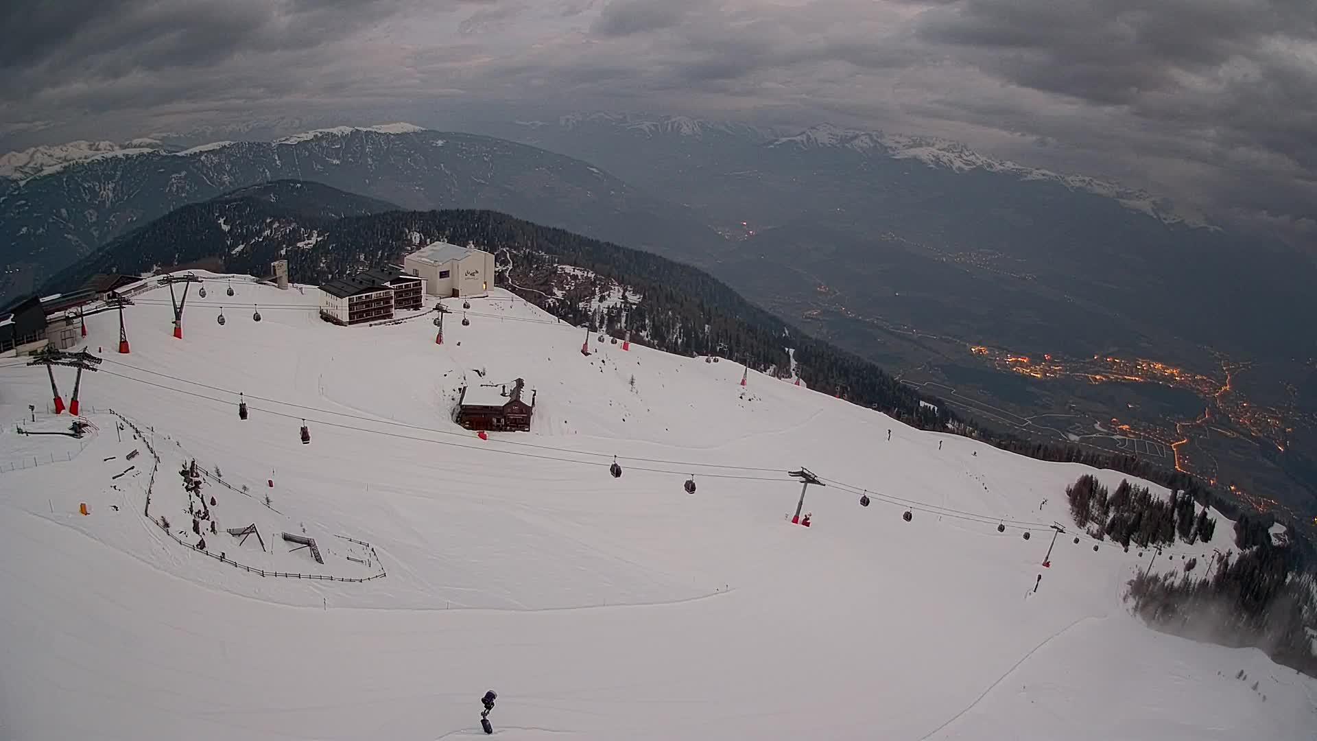 Station de ski Kronplatz sommet | vue sur Brunico