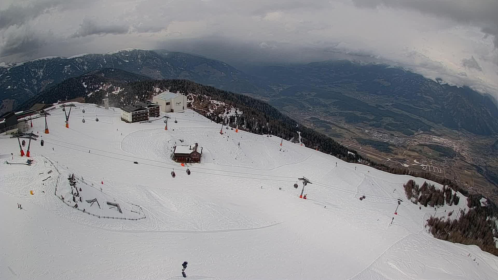 Station de ski Kronplatz sommet | vue sur Brunico
