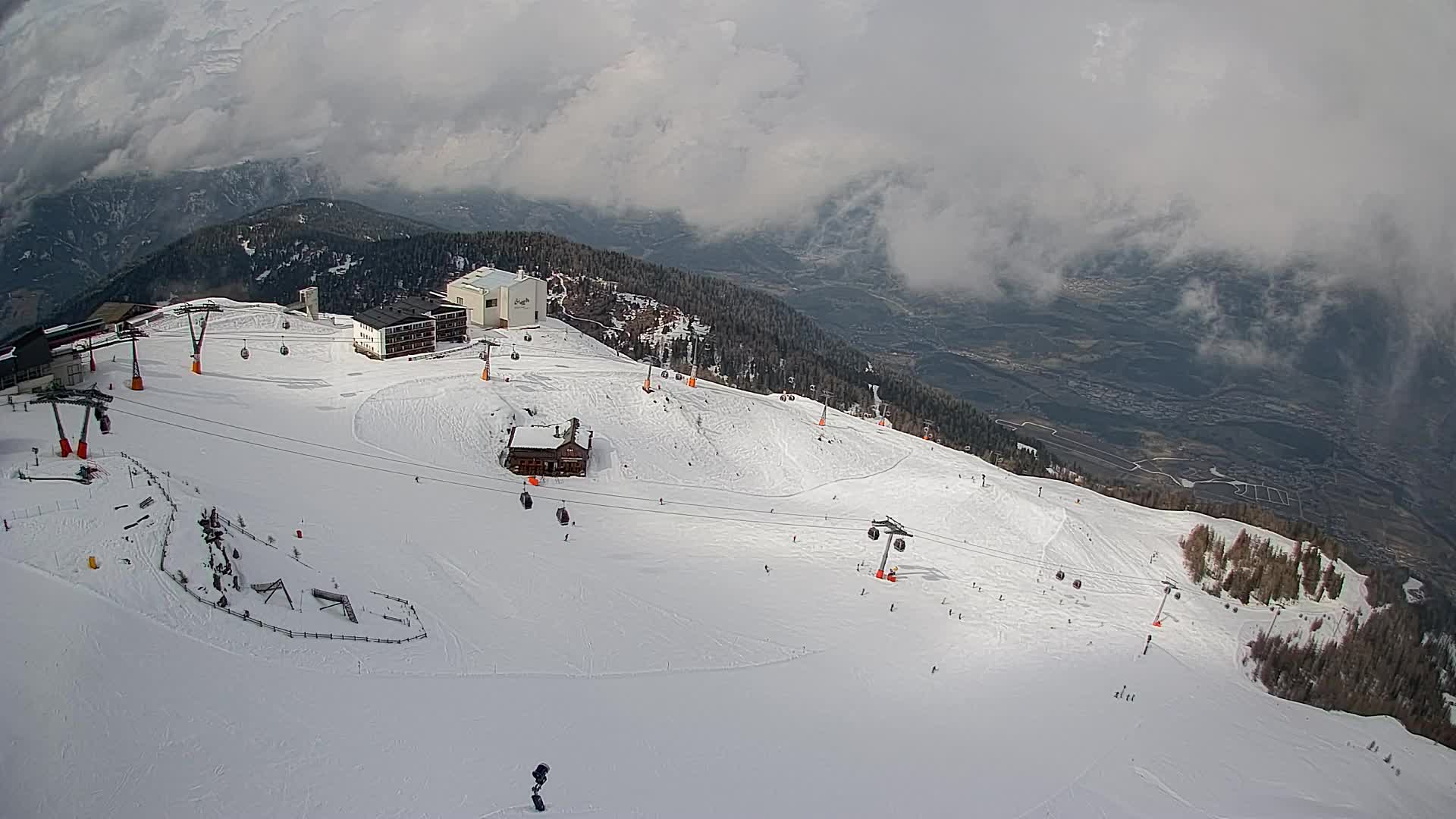 Station de ski Kronplatz sommet | vue sur Brunico