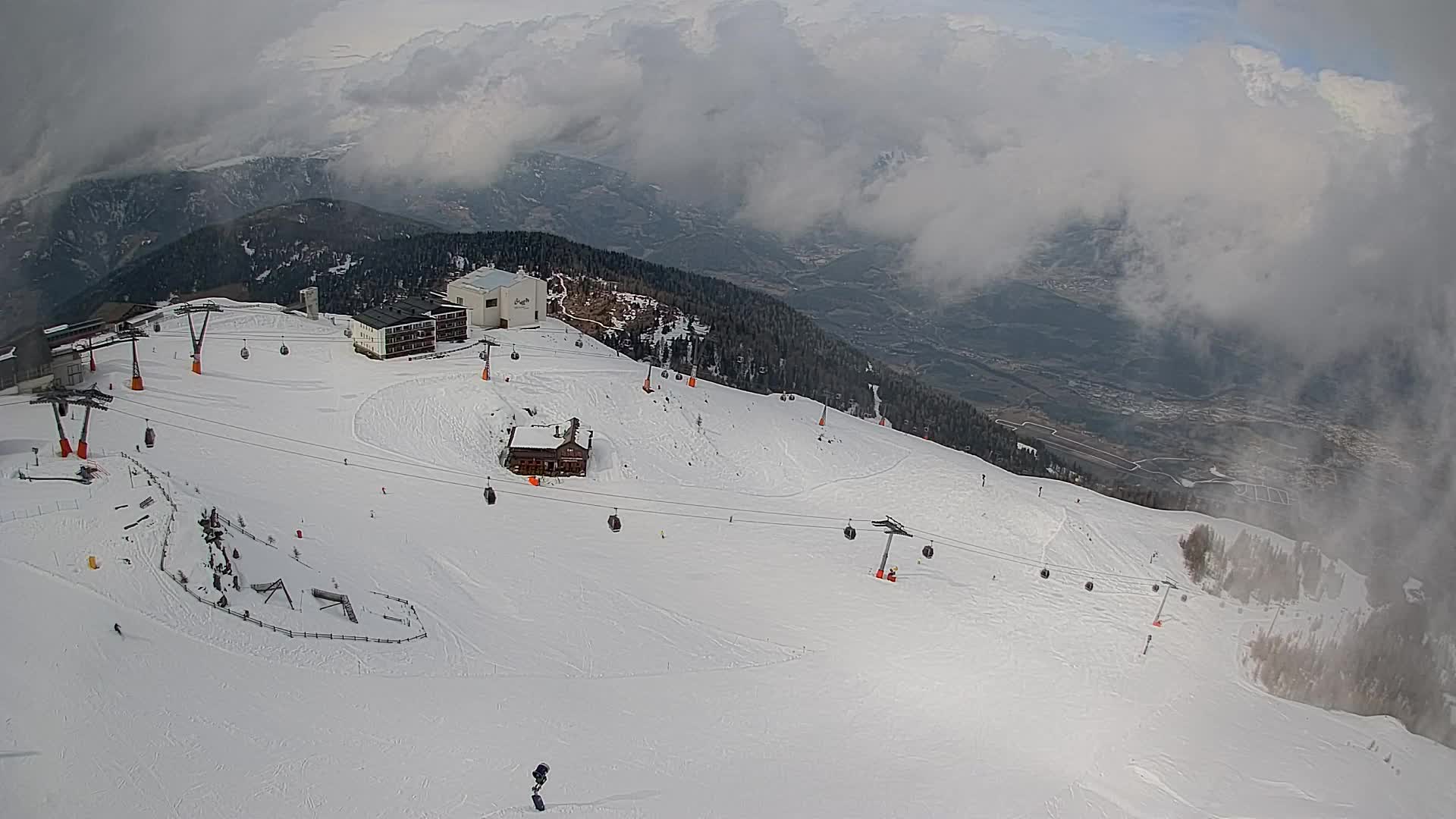 Station de ski Kronplatz sommet | vue sur Brunico
