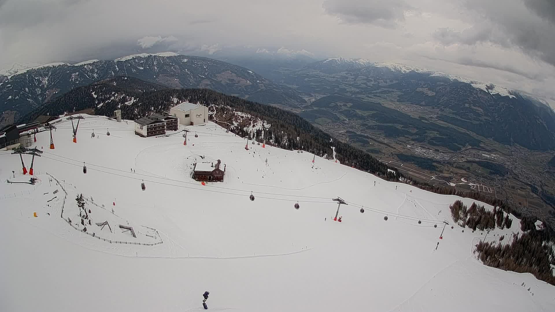 Skigebiet Kronplatz Gipfel | Blick auf Bruneck