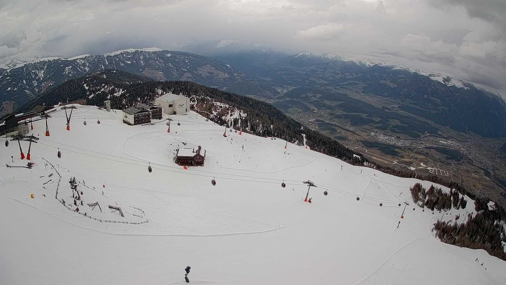 Skigebiet Kronplatz Gipfel | Blick auf Bruneck