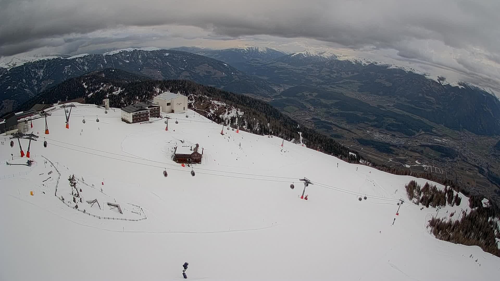 Station de ski Kronplatz sommet | vue sur Brunico