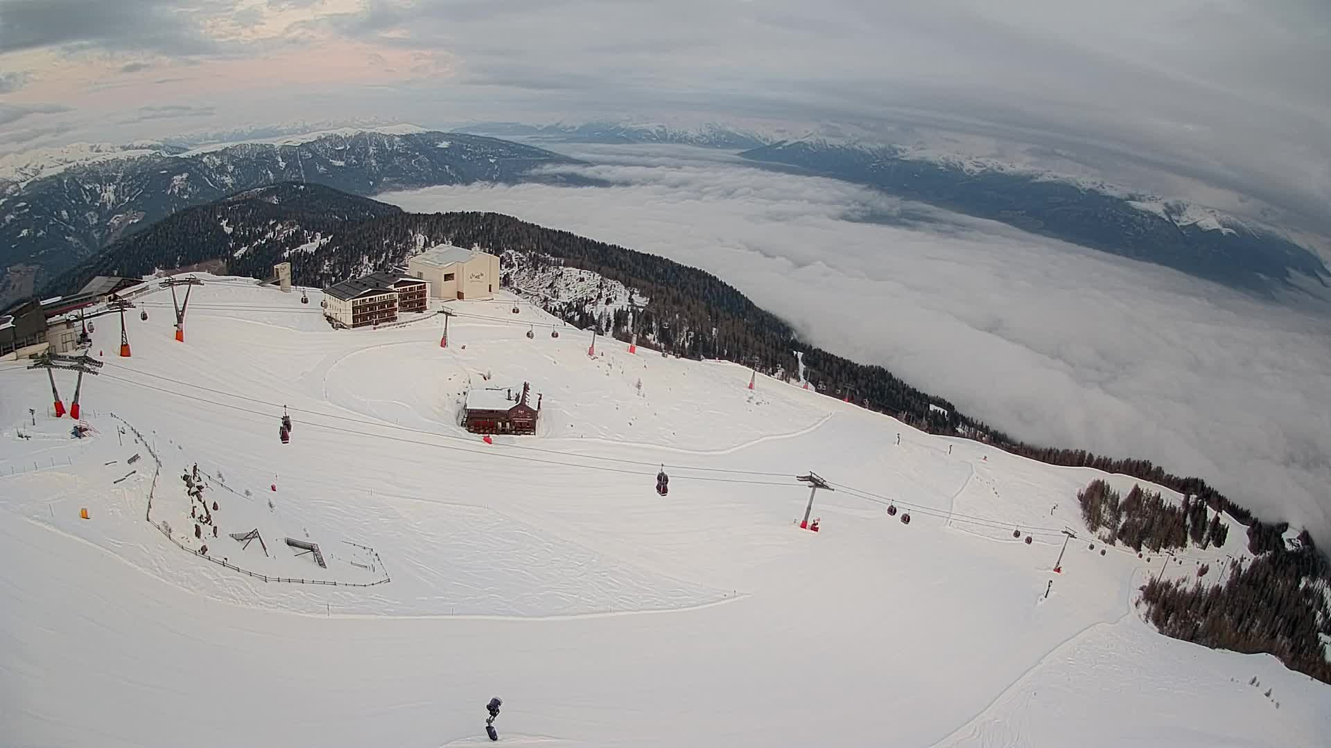 Skigebiet Kronplatz Gipfel | Blick auf Bruneck