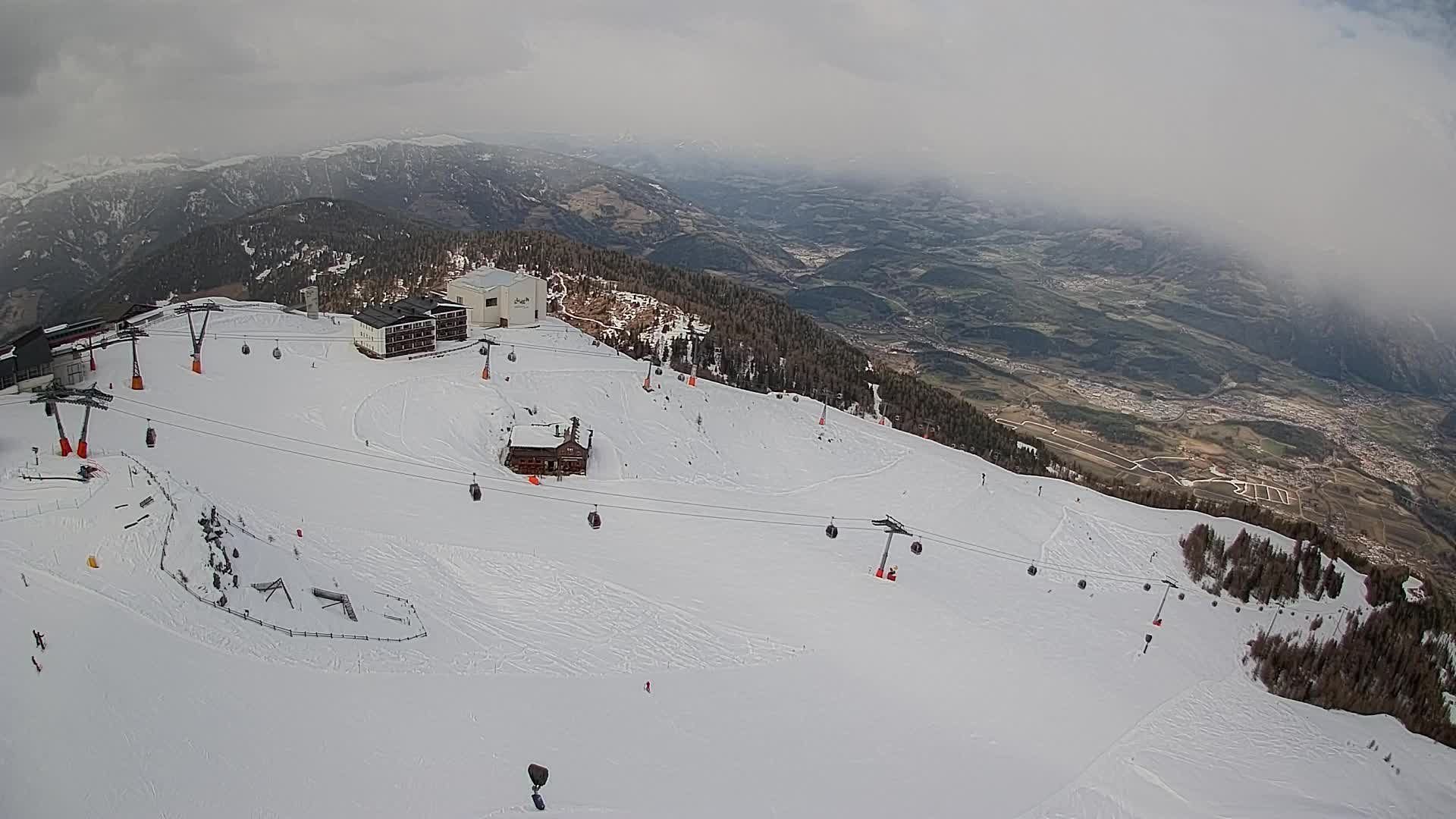 Skigebiet Kronplatz Gipfel | Blick auf Bruneck