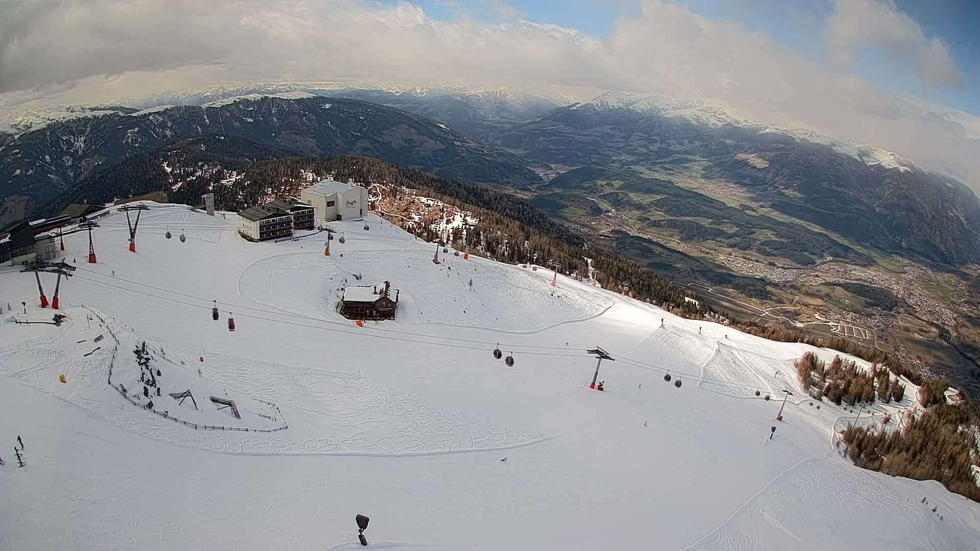 Stazione sciistica di Plan de Corones | vista su Brunico
