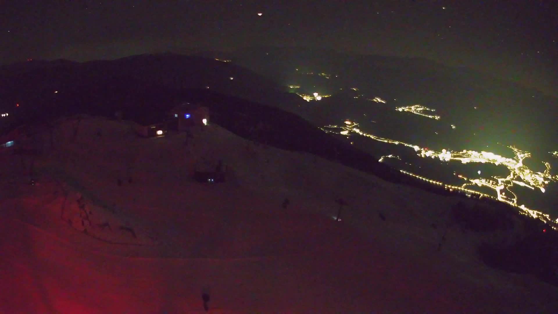 Cima estación de esquí Kronplatz | vista hacia Brunico