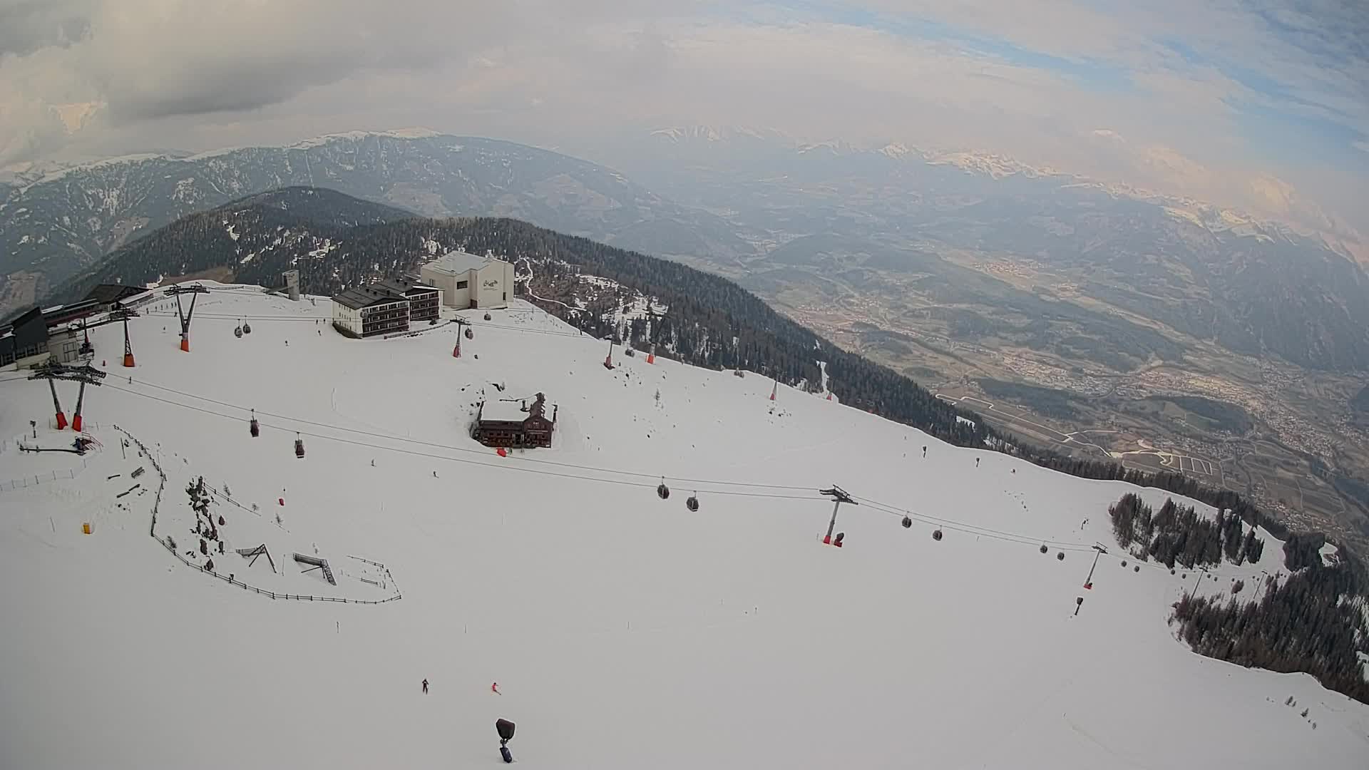 Skigebiet Kronplatz Gipfel | Blick auf Bruneck