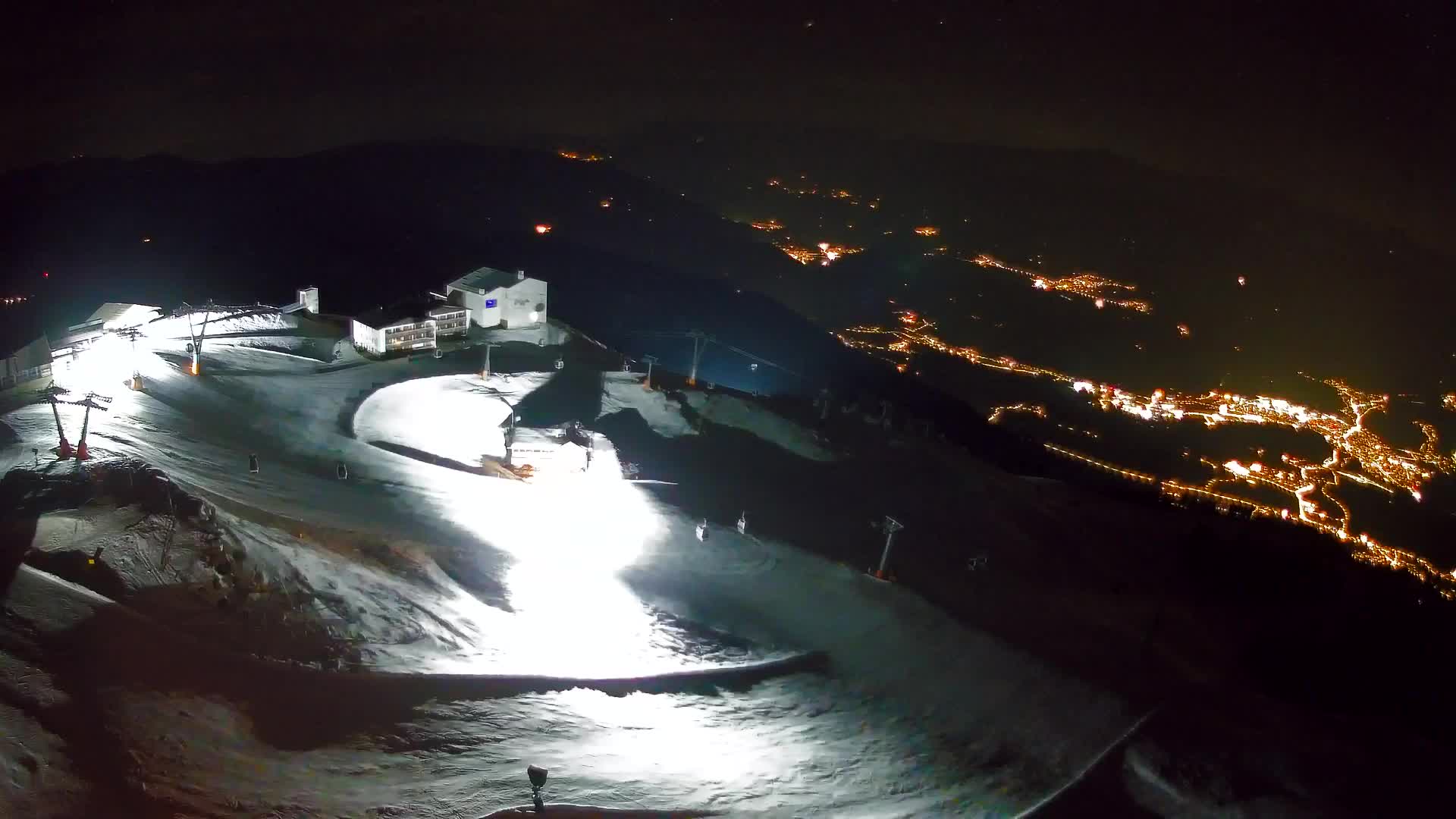 Cima estación de esquí Kronplatz | vista hacia Brunico