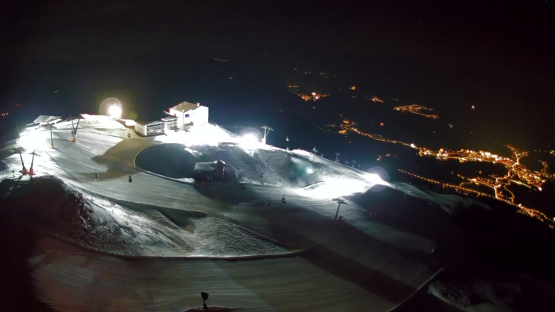 Cima estación de esquí Kronplatz | vista hacia Brunico