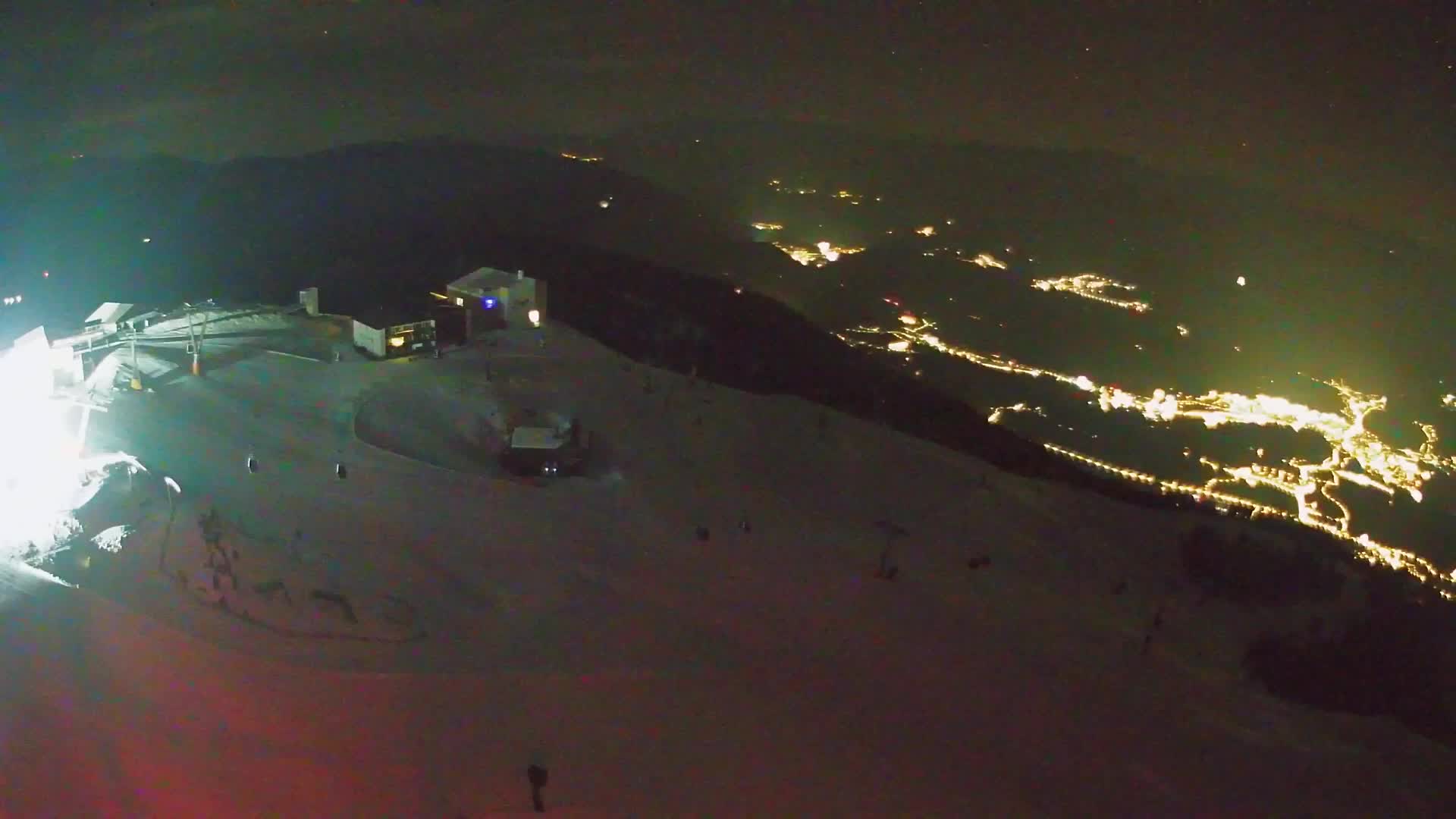 Cima estación de esquí Kronplatz | vista hacia Brunico