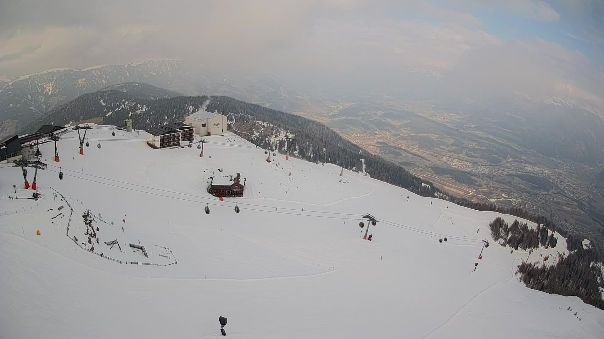 Stazione sciistica di Plan de Corones | vista su Brunico