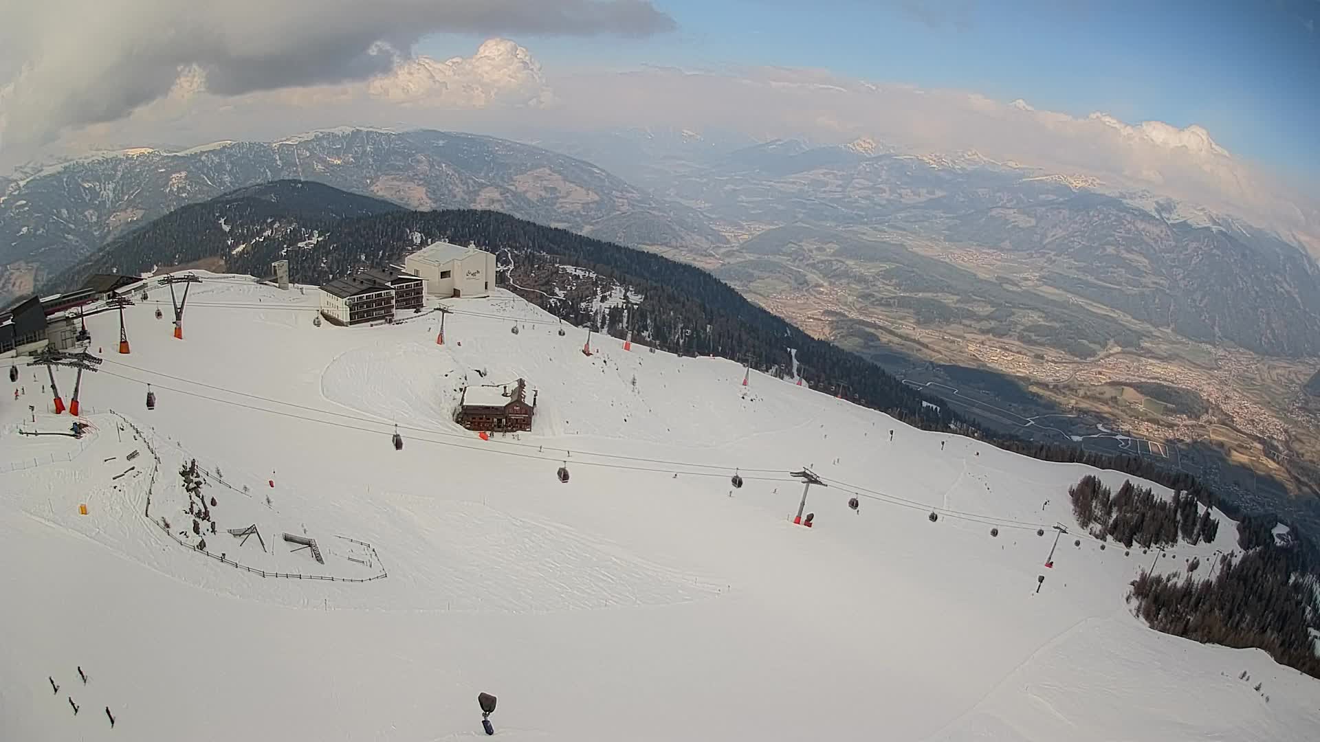 Station de ski Kronplatz sommet | vue sur Brunico