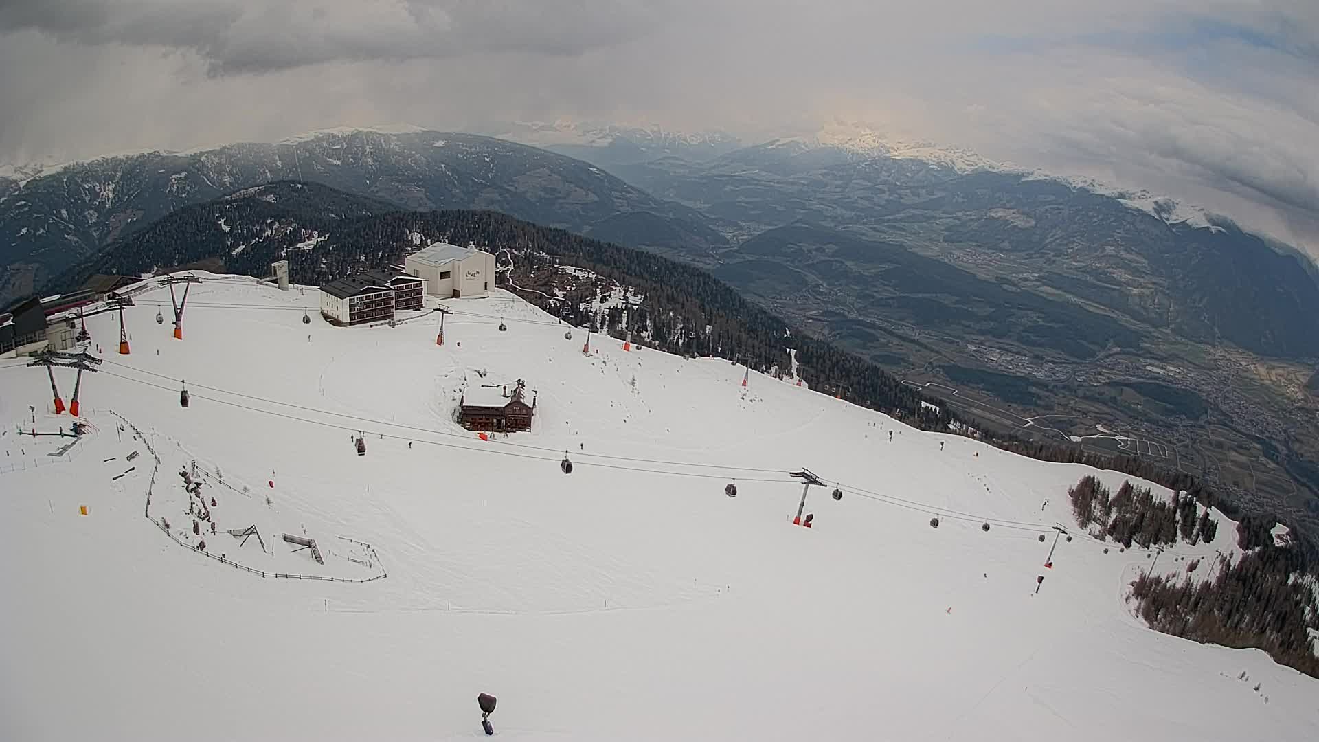 Skigebiet Kronplatz Gipfel | Blick auf Bruneck