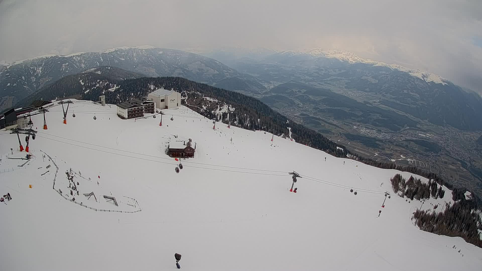 Skigebiet Kronplatz Gipfel | Blick auf Bruneck