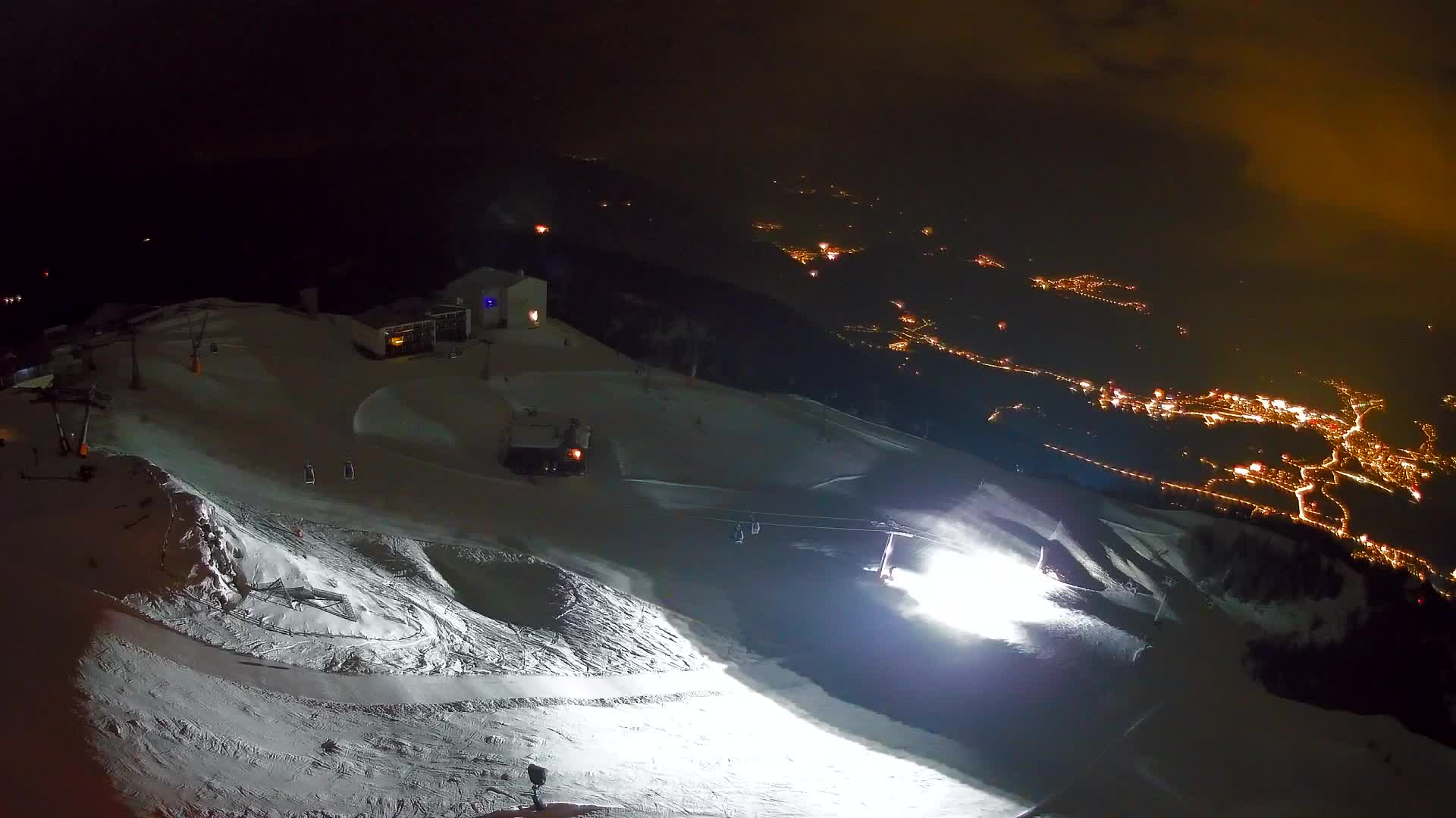 Cima estación de esquí Kronplatz | vista hacia Brunico