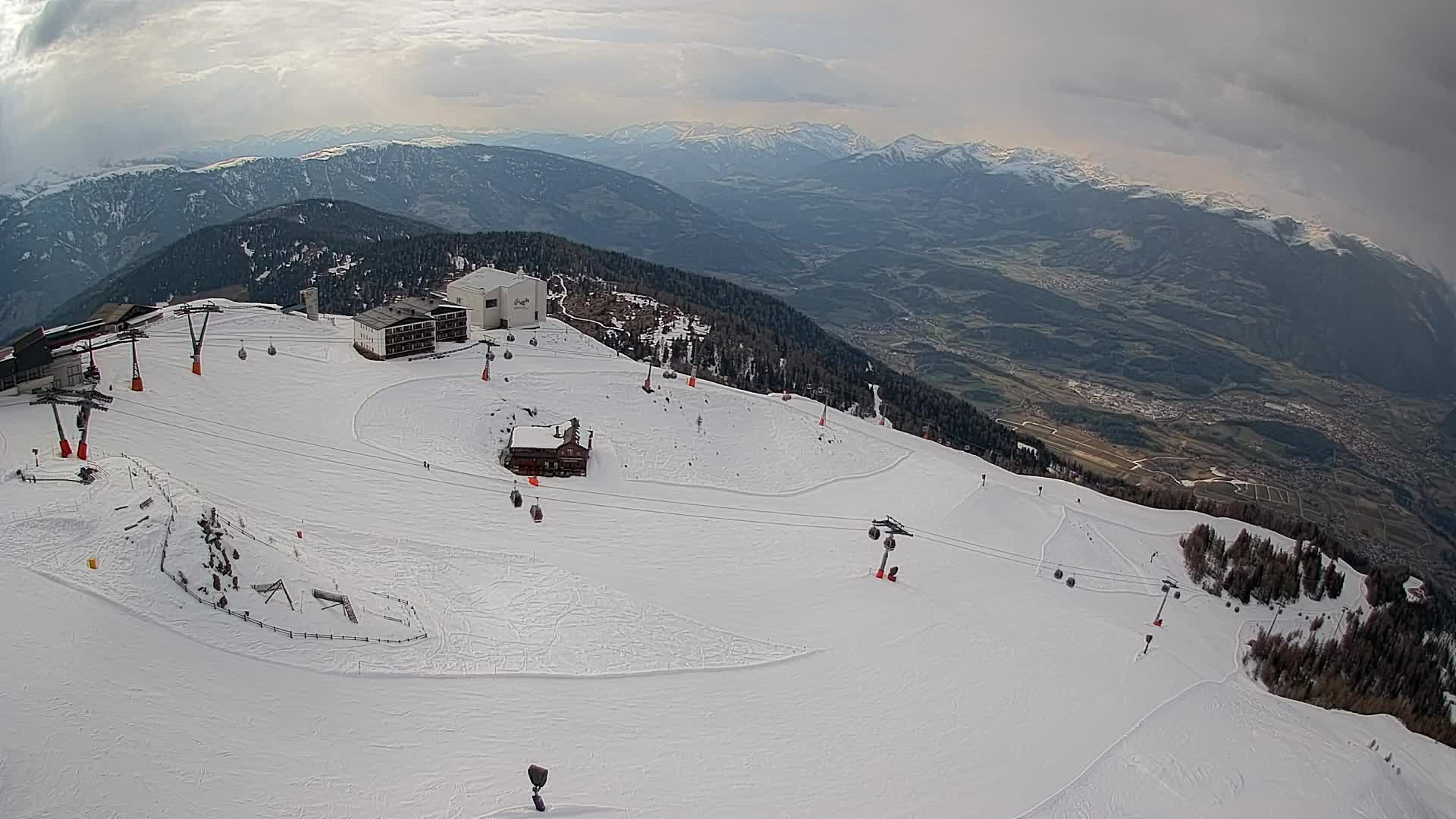 Station de ski Kronplatz sommet | vue sur Brunico